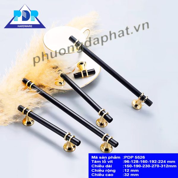 Tay Nắm Tủ Hiện Đại PDP5526 lấy cảm hứng từ ý nghĩa của nghi lễ trao nhẫn cưới, chiếc nhẫn kim loại rất thanh lịch được truyền qua phong cách Đức