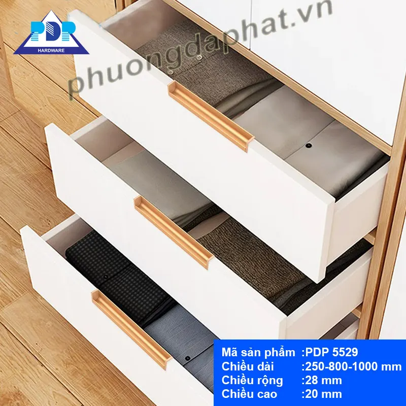 Bề mặt mạ tay nắm âm tủ áo màu vàng mờ PDP5529