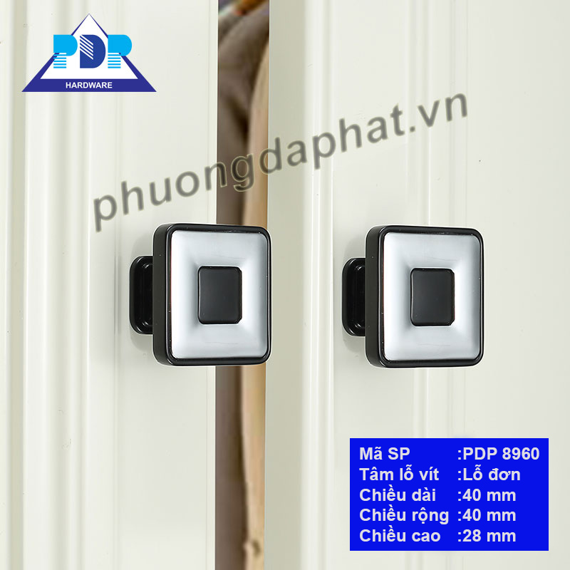Núm Tay Nắm Tủ Cao Cấp  với thiết kế hình vuông độc đáo cùng sự kết hợp giữa màu đen và crom bóng