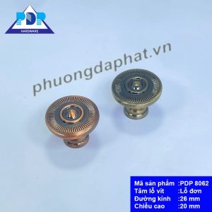 Núm Tay Nắm Tủ Cổ Điển với mặt trước tay nắm được tích hợp cách điệu bông hoa rất trang nhã