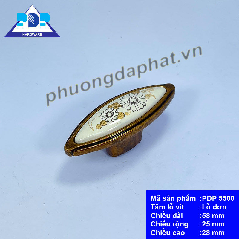 Núm Tay Nắm Tủ với nét hoa văn rất duyên dáng ngay trung tâm tay tủ trên nền chất liệu gốm sứ