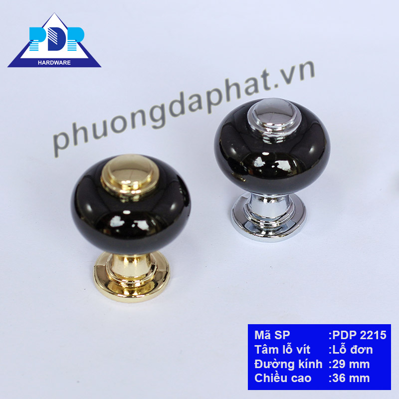 Núm Tay Nắm Tủ với nền đen chủ đạo