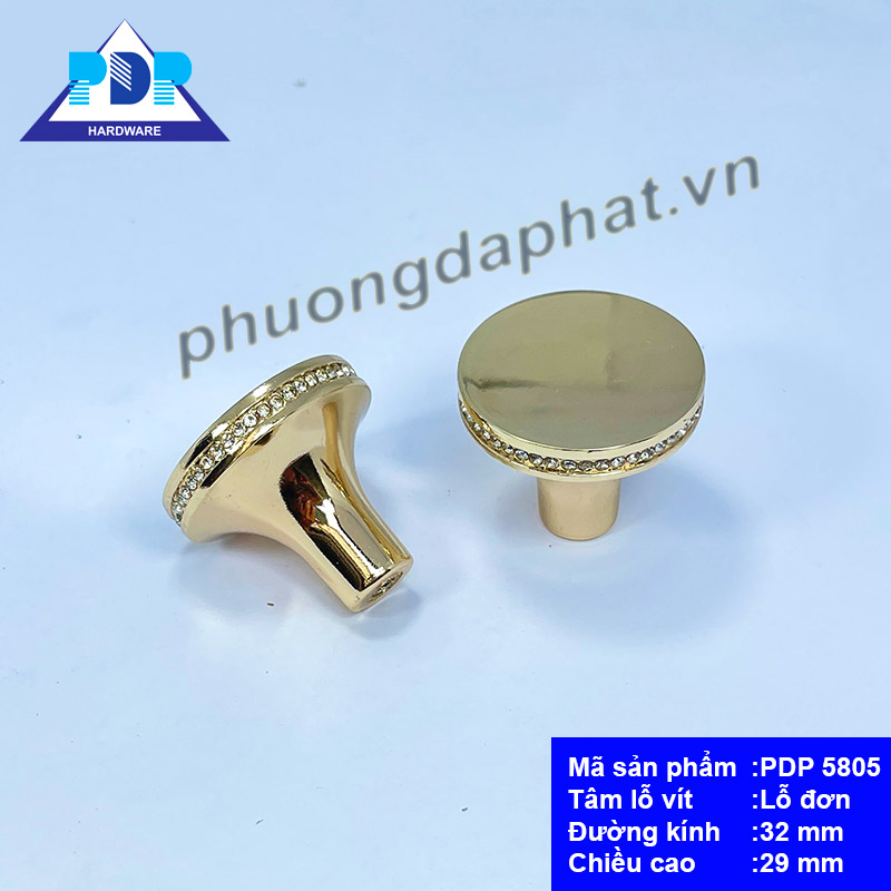 Núm Tay Nắm Tủ Phong Cách Châu Âu với màu vàng bóng được đính những viên đá pha lê hình kim cương xung quanh tay tủ