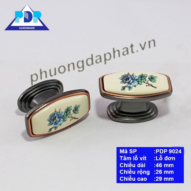 Núm Tủ Bếp với họa tiết hoa được khắc họa trên nền chất liệu sứ rất trang nhã và duyên dáng