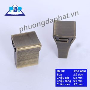 Núm Tủ mang lại cảm giác hướng về nguồn cội với chi tiết xoáy vuông rất phổ biến trên mặt trống đồng