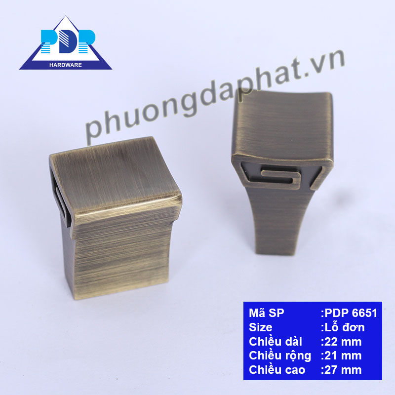 Núm Tủ mang lại cảm giác hướng về nguồn cội với chi tiết xoáy vuông rất phổ biến trên mặt trống đồng