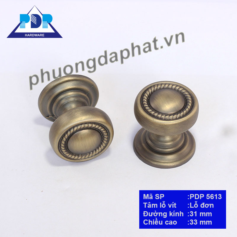 Núm Tủ Cổ Điển Phong Cách Châu Âu mang lại cảm giác chắc chắn khi sử dụng cùng phong cách cổ điển của thế kỷ trước nhưng không hề bị lỗi thời