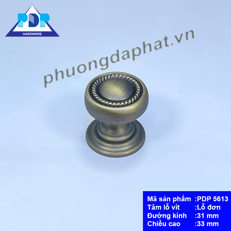 Núm Tủ Cổ Điển Phong Cách Châu Âu mang lại cảm giác chắc chắn khi sử dụng cùng phong cách cổ điển của thế kỷ trước nhưng không hề bị lỗi thời