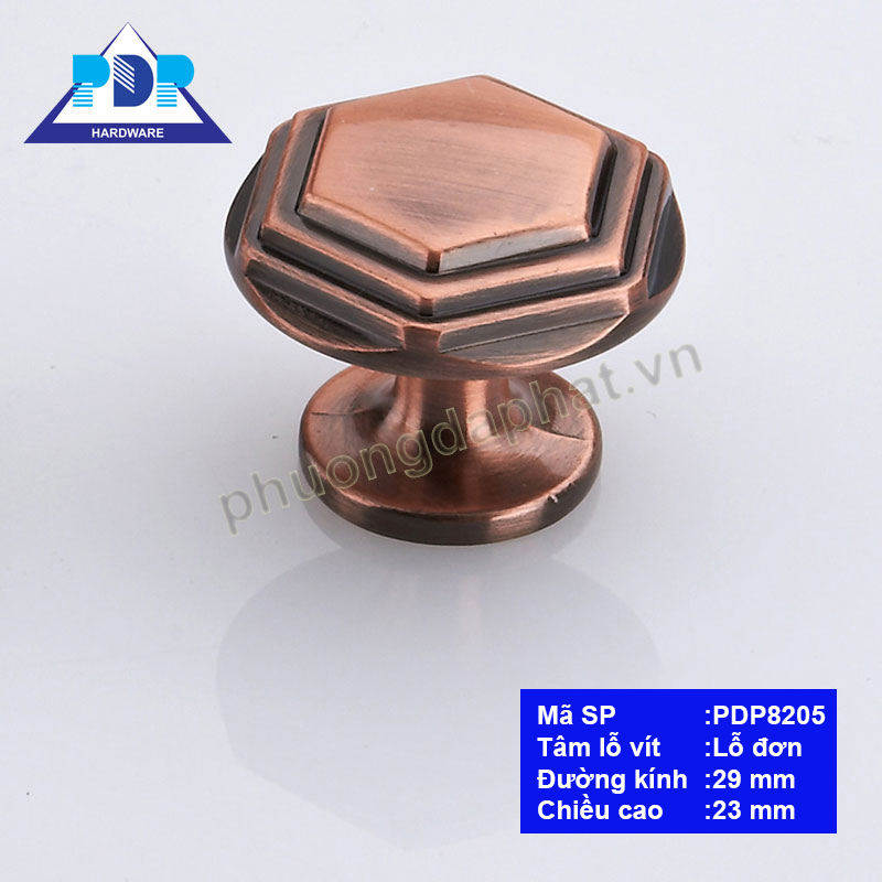 Núm Tủ Cổ Điển thiết kế những khối ngũ giác chồng xếp lên nhau cùng màu nâu bóng