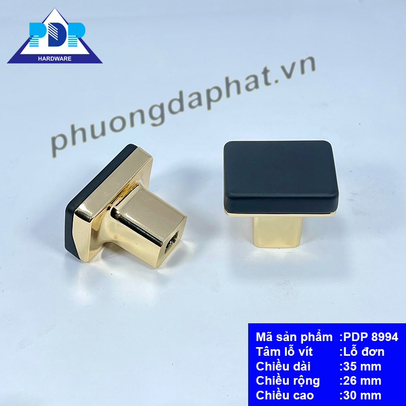 Núm Tủ Hiện Đại rất ấn tượng về diện mạo với màu đen hiện đại ngay trung tâm tay tủ