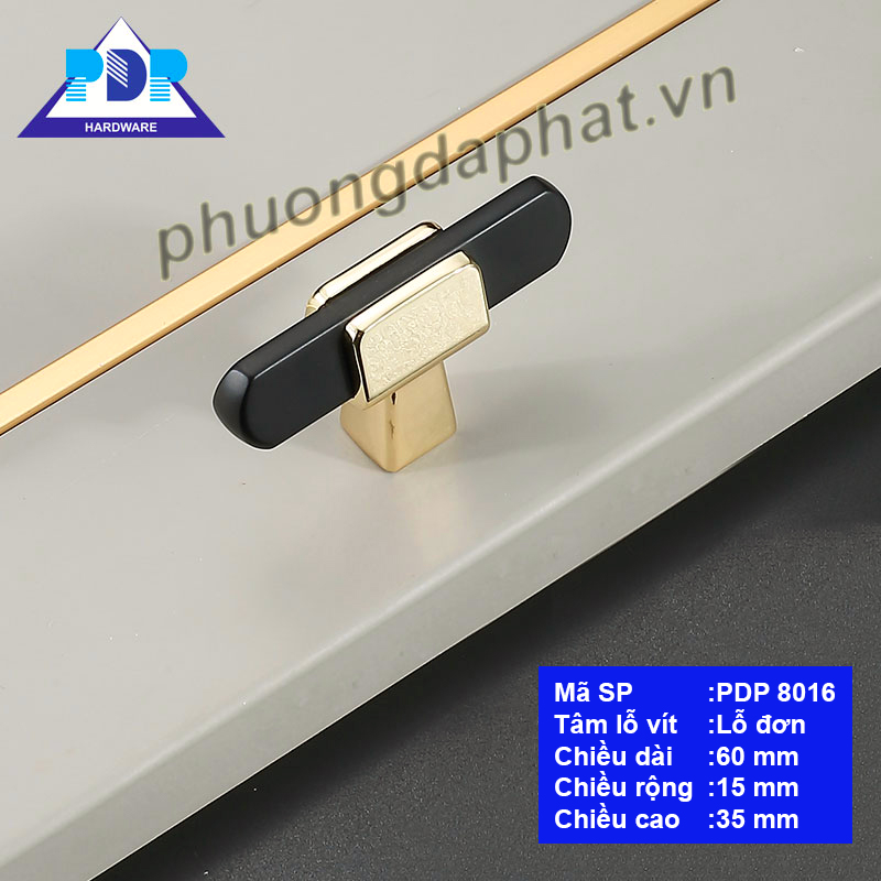 Núm Tủ Hiện Đại rất ấn tượng về diện mạo với màu đen hiện đại ngay trung tâm tay tủ