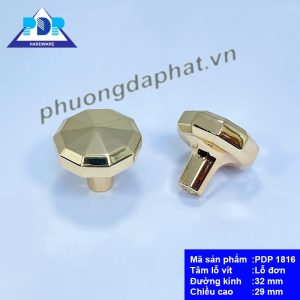 Núm Tủ Hiện Đại với mặt hình đa giác và màu vàng bóng tạo hiệu ứng bắt mắt