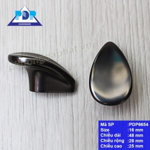 Núm Tủ rất quyến rũ qua những đường cong tinh tế
