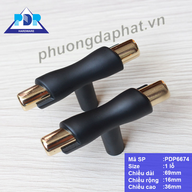 Núm Tủ rất thanh lịch khi kết hợp giữa màu vàng bóng và đen