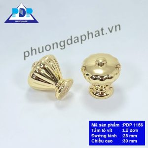 Núm Tủ có chi tiết đẹp mắt được chế tác công phu với những đường cong bắt mắt