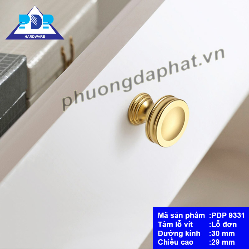 Núm Tủ Tân Cổ Điển có chi tiết đẹp mắt được chế tác công phu với những đường cong bắt mắt