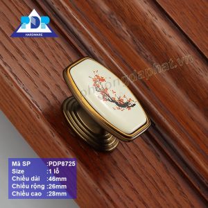 Núm Tủ với họa tiết hoa được khắc họa trên nền chất liệu sứ rất trang nhã và duyên dáng