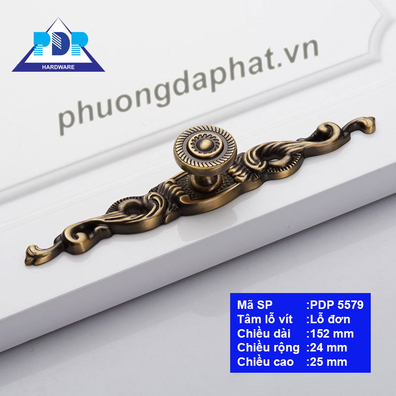 Tay Cầm Tủ Cổ Điển với kết thúc núm độc đáo giúp nâng cao chất lượng của nội thất. Những chi tiết xoắn tinh tế sẽ tô điểm vẻ đẹp không gian của bạn một cách tốt nhất.