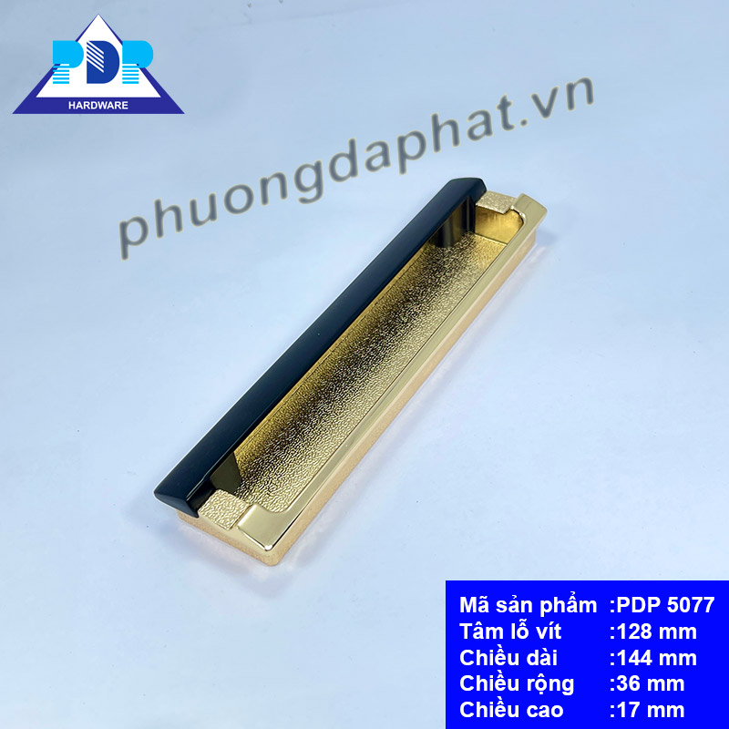 Tay Nắm Âm Hiện Đại rất ấn tượng về diện mạo với màu đen hiện đại ngay trung tâm tay tủ
