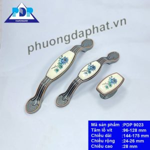 Tay Nắm Cửa Tủ với họa tiết được khắc họa trên nền chất liệu sứ rất trang nhã và duyên dáng