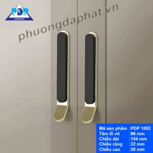 Tay Nắm Cửa Tủ rất ấn tượng về diện mạo với màu đen hiện đại ngay trung tâm tay tủ