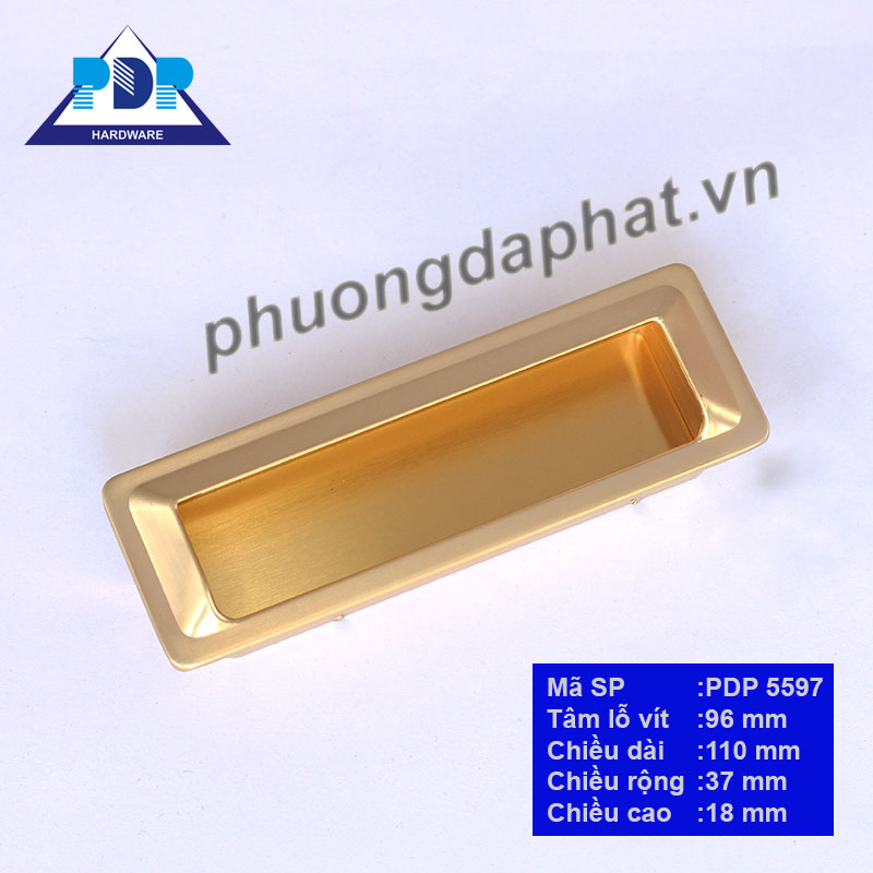 Tay Nắm Tủ Âm với thiết kế rất độc đáo cùng màu vàng xước rất trang nhã duyên dáng tạo điểm nhấn vượt trội.