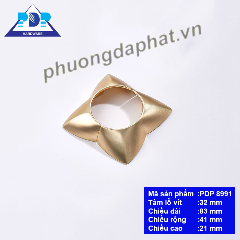 Tay Nắm Tủ Bán Nguyệt mang phong cách tân cổ điển với thiết kế hình bán nguyệt đối xứng