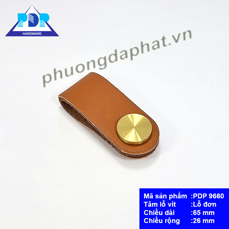 Tay Nắm Tủ mang phong cách hiện đại cùng dáng vẻ đơn giản và chất liệu đồng và da bò sẽ làm tăng giá trị phẩm chất cho nội thất.