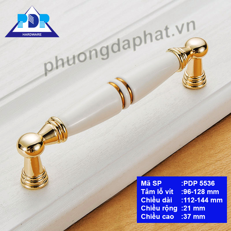 Tay Nắm Tủ Cổ Điển rất quyến rũ qua những đường cong tinh tế cùng màu vàng bóng và trắng tinh khôi mang lại sự sang trọng và đẳng cấp cho nội thất.
