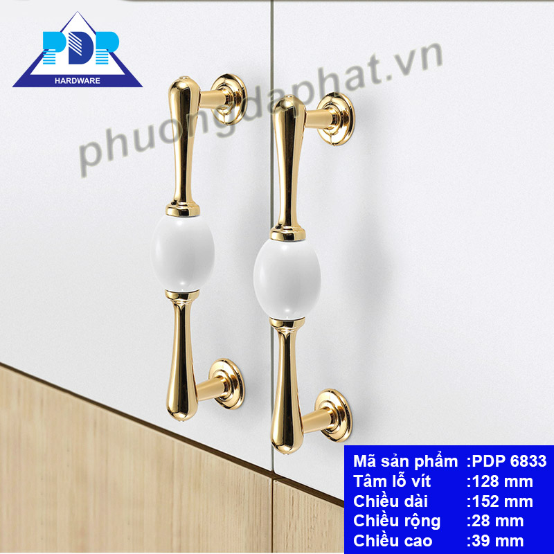 Tay Nắm Tủ Gốm Sứ rất quyến rũ qua những đường cong tinh tế cùng màu vàng bóng và trắng tinh khôi mang lại sự sang trọng và đẳng cấp cho nội thất.