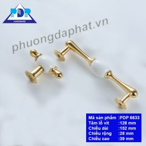 Tay Nắm Tủ Gốm Sứ rất quyến rũ qua những đường cong tinh tế cùng màu vàng bóng và trắng tinh khôi mang lại sự sang trọng và đẳng cấp cho nội thất.