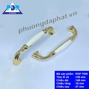 Tay Nắm Tủ Gốm Sứ rất quyến rũ qua những đường cong tinh tế cùng màu vàng bóng và trắng tinh khôi mang lại sự sang trọng và đẳng cấp cho nội thất.