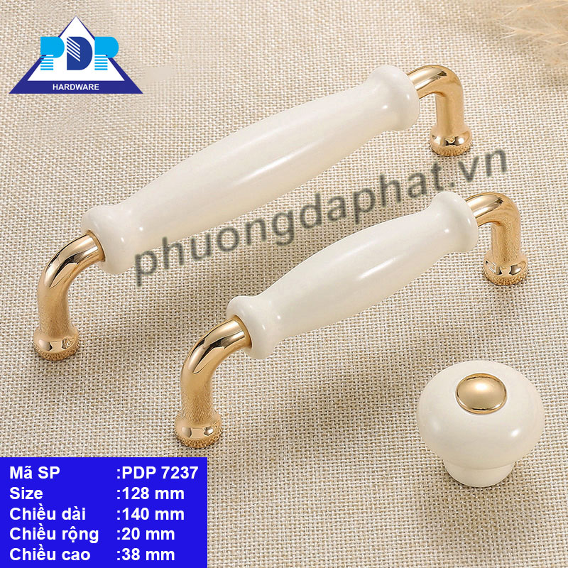 Tay Nắm Tủ Hiện Đai mang phong cách hiện đại với sự kết hợp giữa màu vàng ở hai đầu liên kết cùng chất liệu gốm trắng ở thân rất sang trọng và tinh tế.
