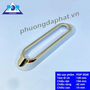 Tay Nắm Tủ HIiện Đại ấn tượng về diện mạo khi được bao phủ lớp viền kim loại xung quanh tay nắm