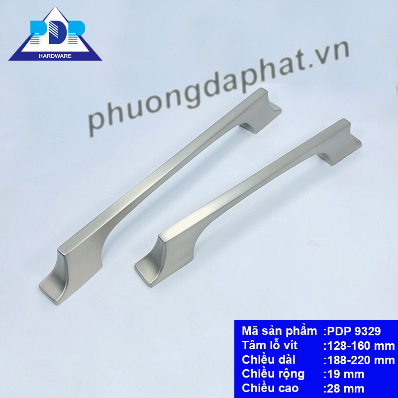 Tay Nắm Tủ Hiện Đại tinh tế với màu bạc xước mang lại vẻ đẹp thanh lịch cho tổng thể