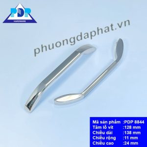 Tay Nắm Tủ Hiện Đại với sự kết hợp giữa màu bạc xước và bóng tạo thành tổng thể hài hòa đẹp mắt thích hợp cho các tủ đặt trong phòng khách.