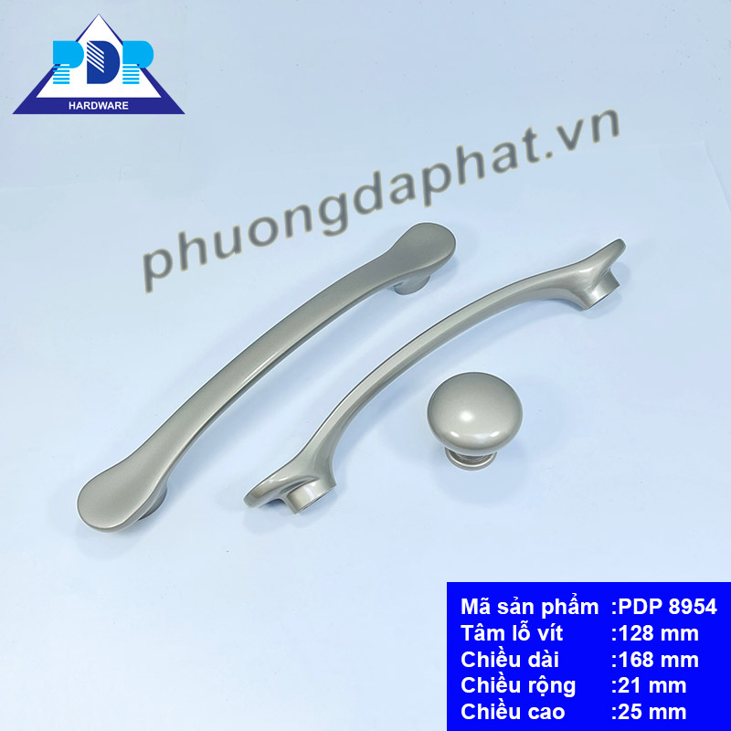 Tay Nắm Hiện Đại lấy ý tưởng về chiếc headphone với kiểu dáng thú vị nhưng mang lại cảm giác chắc chắc với độ dày chất liệu ở hai đầu liên kết.