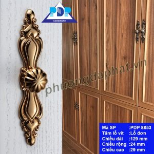Tay Nắm Tủ Hợp Kim Kẽm Màu Cafe PDP8853 Tay Nắm Tủ có kết thúc núm độc đáo của tay nắm giúp nâng cao chất lượng của ngăn kéo nội thất. Những chi tiết xoắn tinh tế sẽ tô điểm vẻ đẹp đồ cổ một cách tốt nhất.