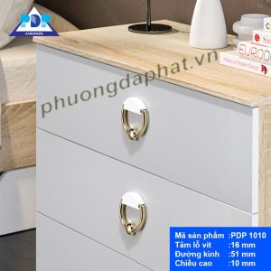 Tay Nắm Tủ ấn tượng về diện mạo với màu trắng hiện đại ngay trung tâm tay tủ