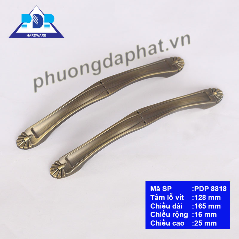 Tay Nắm Tủ Phong Cách Á Đông với nét hoa văn được khắc họa tựa như những bông hoa chớm nở phía hai đầu