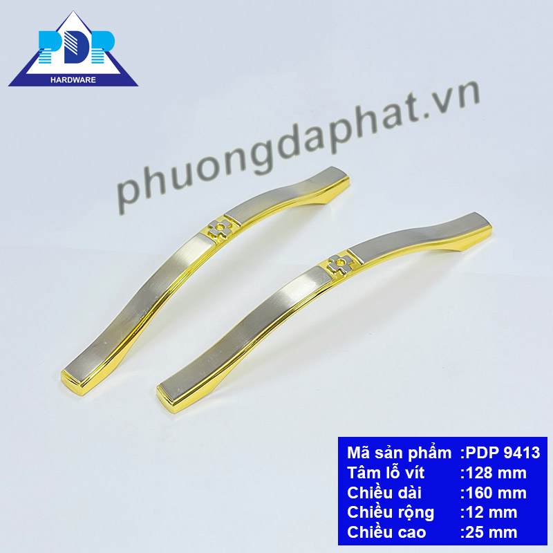 Tay Nắm Tủ với sự kết hợp giữa màu bạc xước và vàng bóng tạo thành tổng thể hài hòa đẹp mắt thích hợp cho các tủ đặt trong phòng khách.