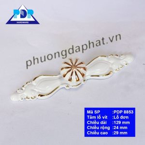Tay Nắm Tủ Phong Cách Châu Âu Màu Trắng Vàng PDP8853 Tay Nắm Tủ Phong Cách Châu Âu với kết thúc núm độc đáo giúp nâng cao chất lượng của ngăn kéo nội thất. Những chi tiết xoắn tinh tế sẽ tô điểm vẻ đẹp một cách tốt nhất.