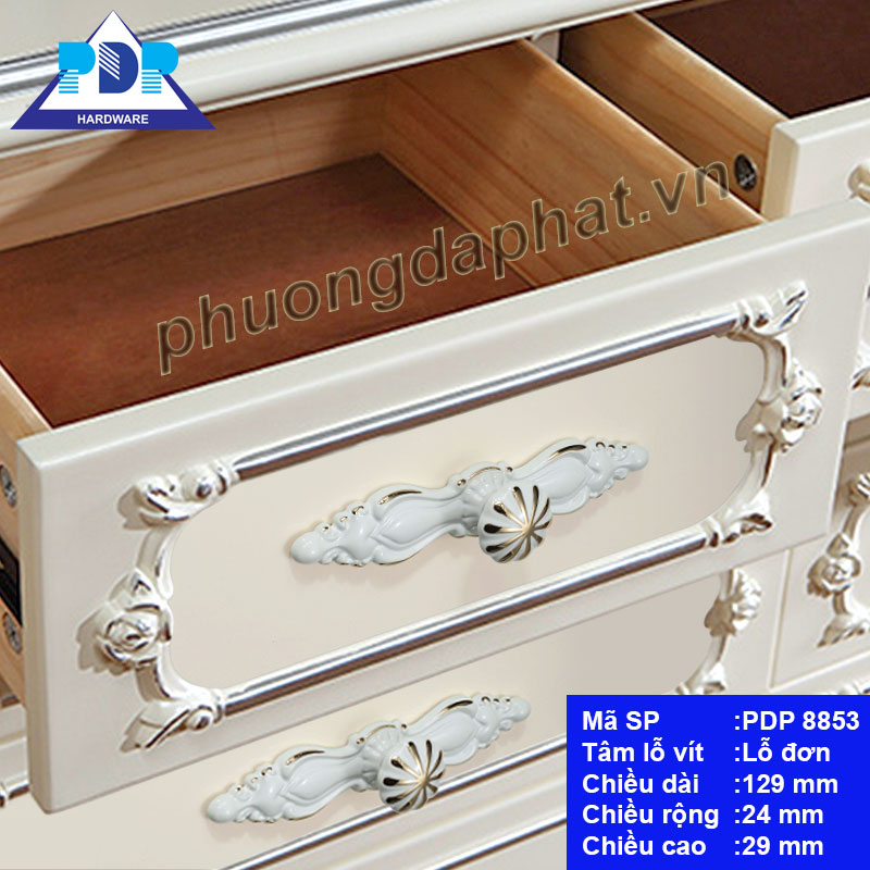 Tay Nắm Tủ Phong Cách Châu Âu với kết thúc núm độc đáo giúp nâng cao chất lượng của ngăn kéo nội thất. Những chi tiết xoắn tinh tế sẽ tô điểm vẻ đẹp một cách tốt nhất.