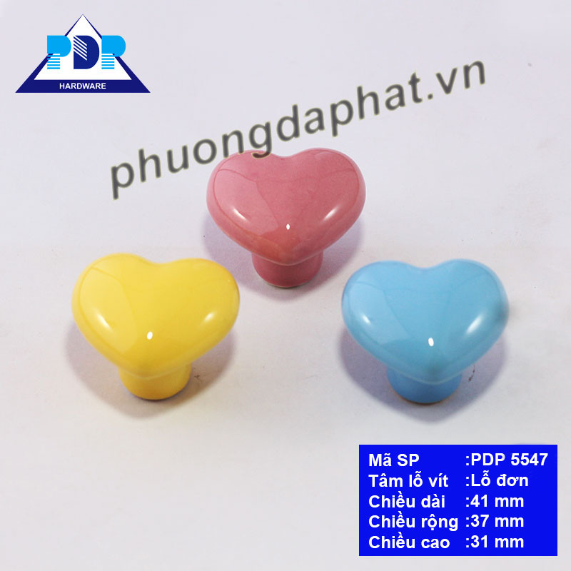 Tay Nắm Tủ Trẻ Em với màu sắc bắt mắt cùng thiết kế độc đáo toát ra một bầu không khí nghệ thuật thú vị.