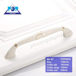 Tay Nắm Tủ có hoa văn màu vàng chấm phá trên nền trắng tạo thành tổng thể hài hòa đẹp mắt.