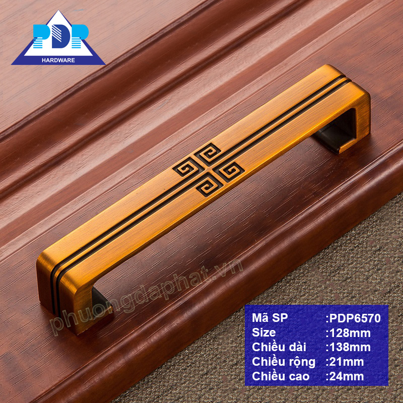 Tay Nắm Tủ Bếp mang lại cảm giác hướng về nguồn cội với chi tiết xoáy vuông rất phổ biến trên mặt trống đồng