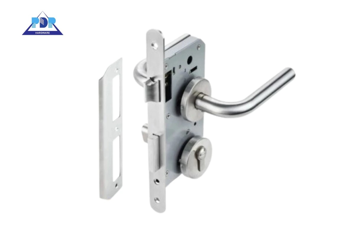 Thân khóa là trung tâm điều khiển trong cách tháo lắp khóa cửa tay gạt.