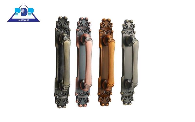 Tay nắm cửa gỗ là phụ kiện gắn trên cửa, giúp người dùng dễ dàng đóng mở cửa