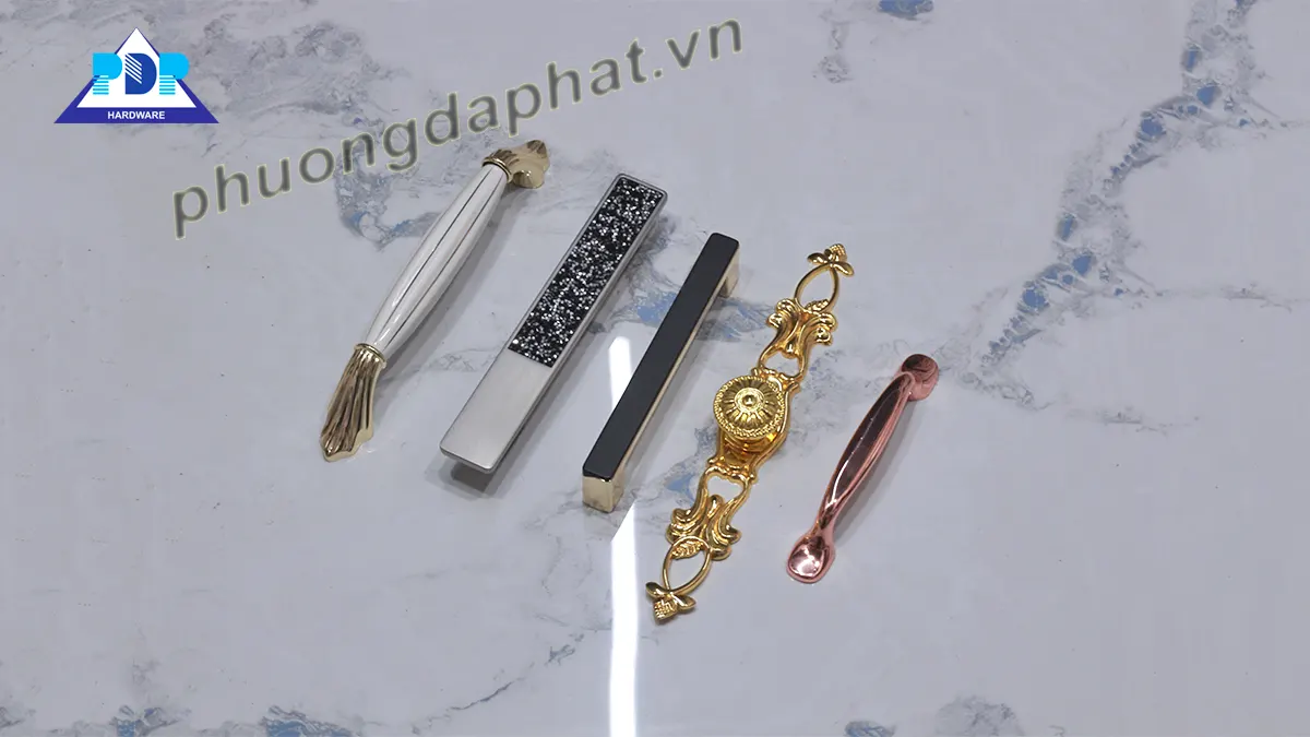 Cách Chọn Tay Nắm Tủ Phù Hợp 2026: Hướng Dẫn Từ A–Z Hướng dẫn cách chọn tay nắm tủ phù hợp theo phong cách và chất liệu - Phương Đa Phát